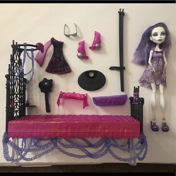 monster high Other - Monster High Spectra doll and Play set